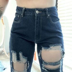Distressed High Wasted Mom Jeans